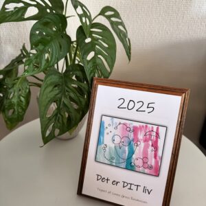 Kalender 2025 i træ ramme