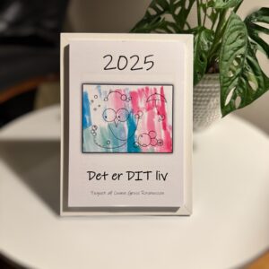 Kalender 2025 i hvid ramme